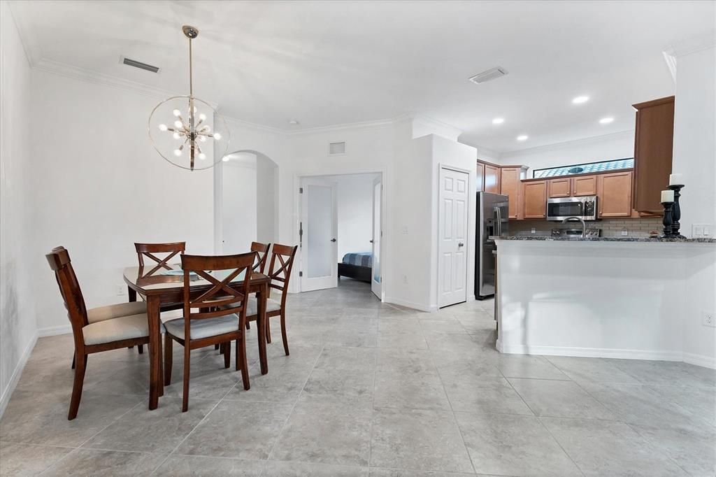Active With Contract: $394,500 (2 beds, 2 baths, 1545 Square Feet)