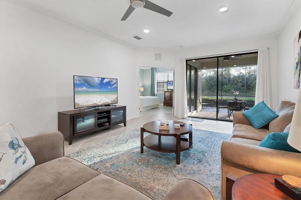 Active With Contract: $394,500 (2 beds, 2 baths, 1545 Square Feet)