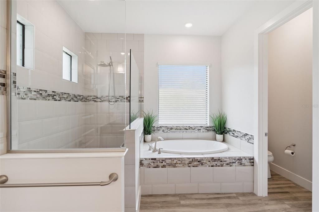 For Sale: $740,000 (3 beds, 2 baths, 2520 Square Feet)