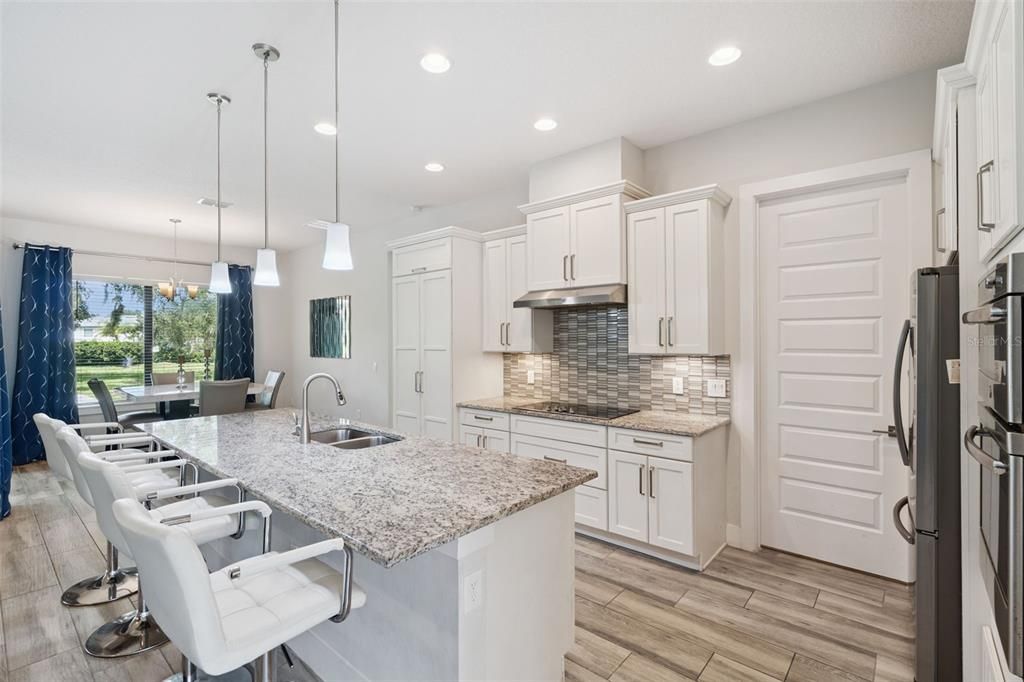 For Sale: $740,000 (3 beds, 2 baths, 2520 Square Feet)