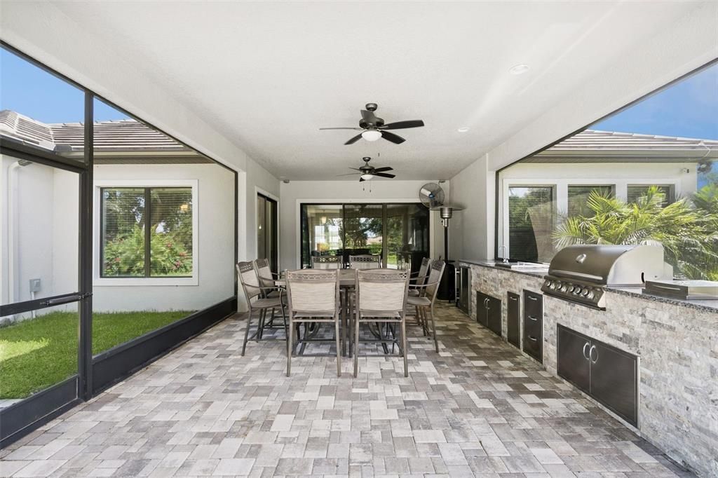 For Sale: $740,000 (3 beds, 2 baths, 2520 Square Feet)