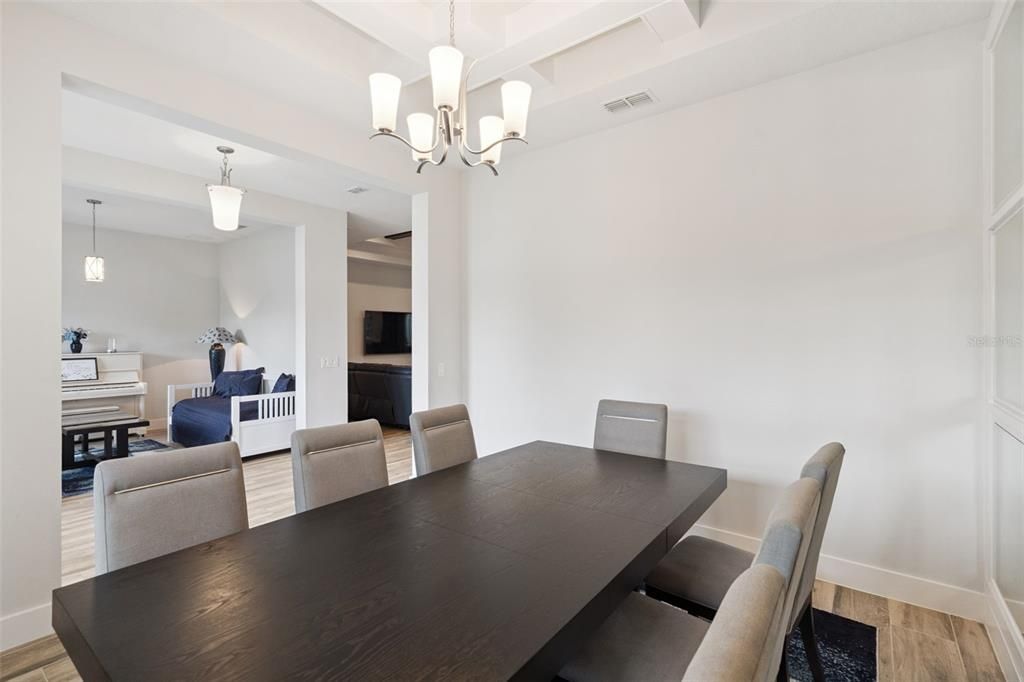 For Sale: $740,000 (3 beds, 2 baths, 2520 Square Feet)