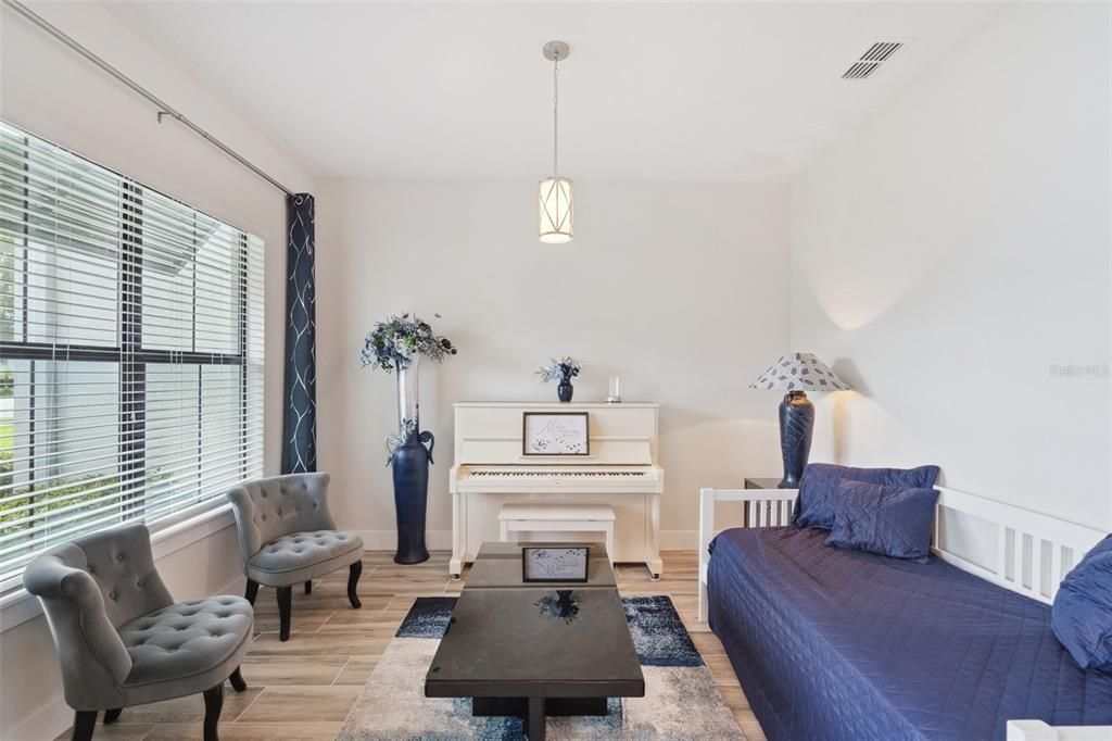 For Sale: $740,000 (3 beds, 2 baths, 2520 Square Feet)