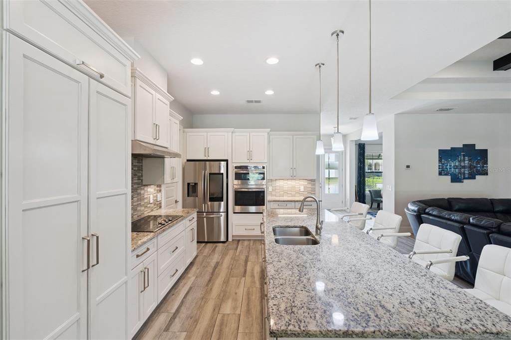 For Sale: $740,000 (3 beds, 2 baths, 2520 Square Feet)