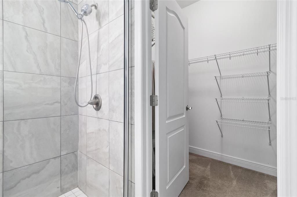 En Venta: $410,000 (4 camas, 2 baños, 2073 Pies cuadrados)