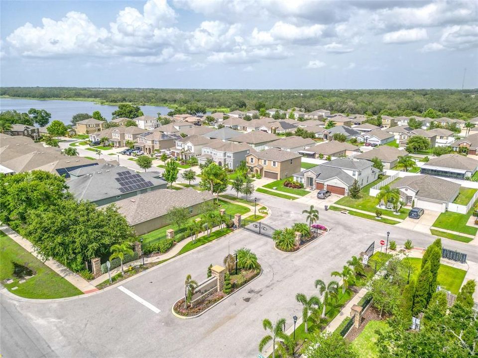 En Venta: $410,000 (4 camas, 2 baños, 2073 Pies cuadrados)