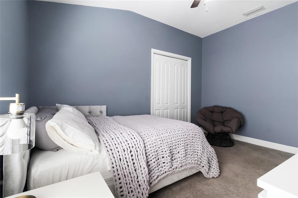 En Venta: $410,000 (4 camas, 2 baños, 2073 Pies cuadrados)