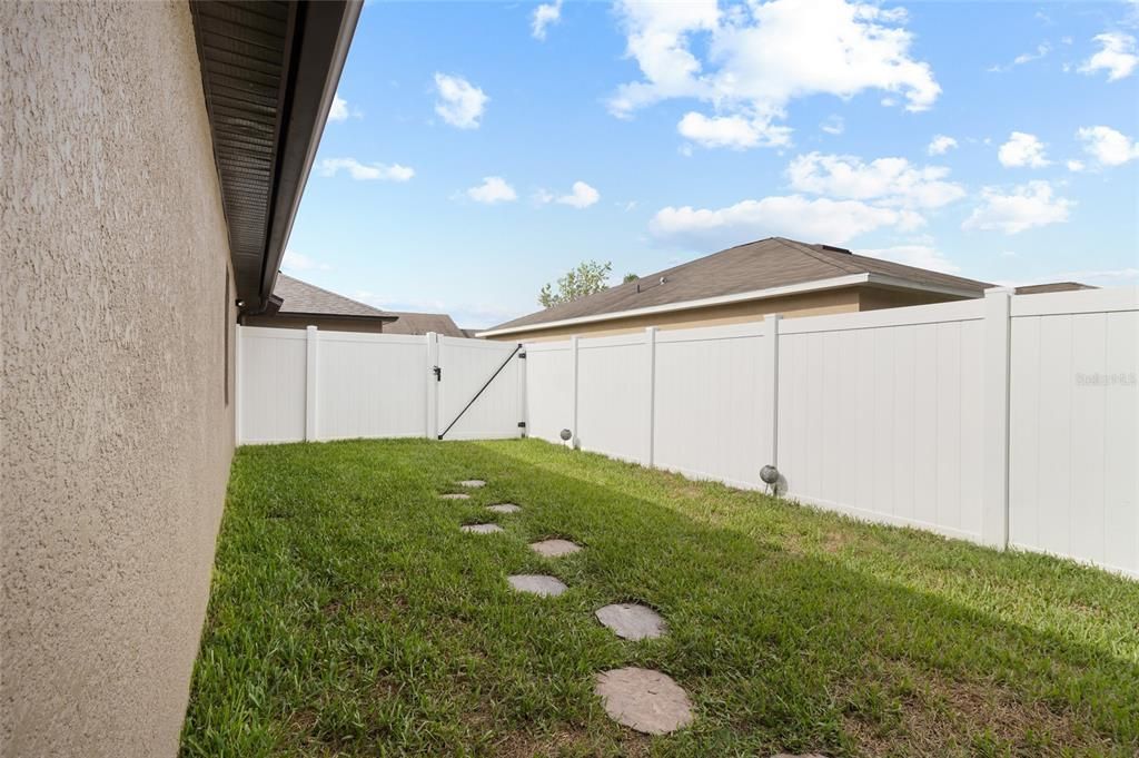 En Venta: $410,000 (4 camas, 2 baños, 2073 Pies cuadrados)