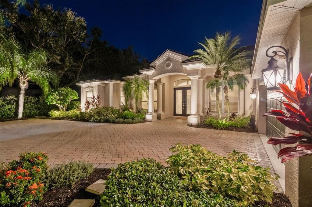 For Sale: $925,000 (4 beds, 3 baths, 3035 Square Feet)