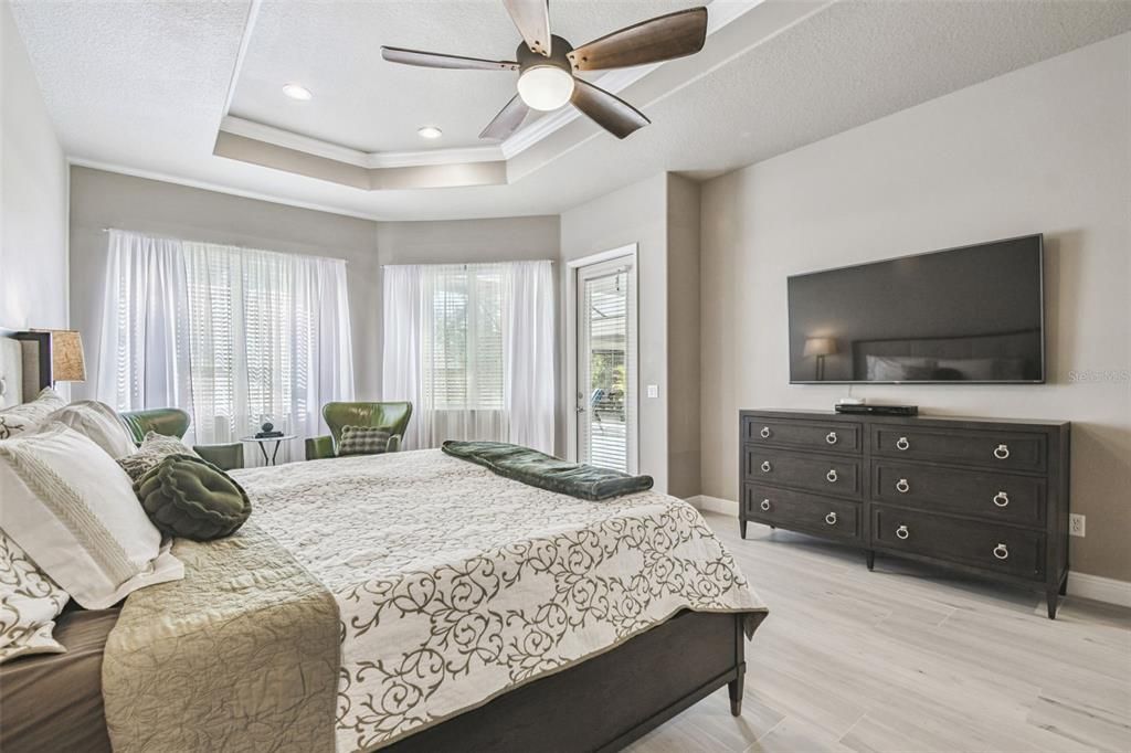 For Sale: $925,000 (4 beds, 3 baths, 3035 Square Feet)