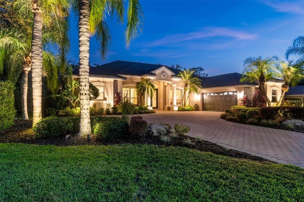 For Sale: $925,000 (4 beds, 3 baths, 3035 Square Feet)