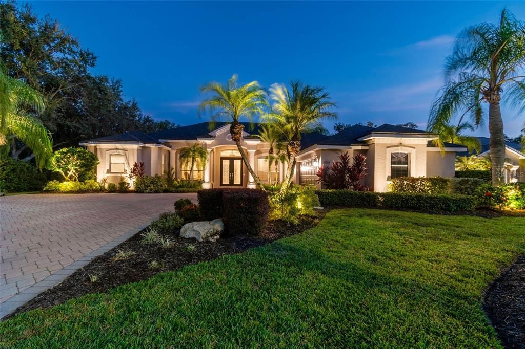 For Sale: $925,000 (4 beds, 3 baths, 3035 Square Feet)