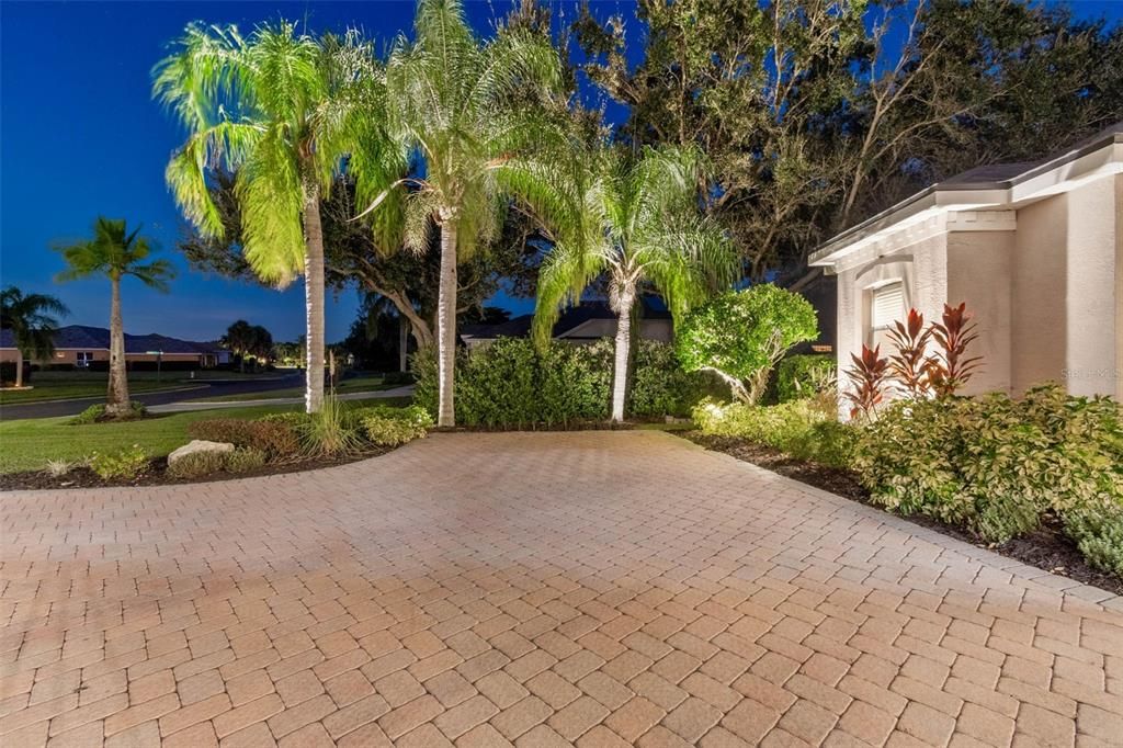 For Sale: $925,000 (4 beds, 3 baths, 3035 Square Feet)