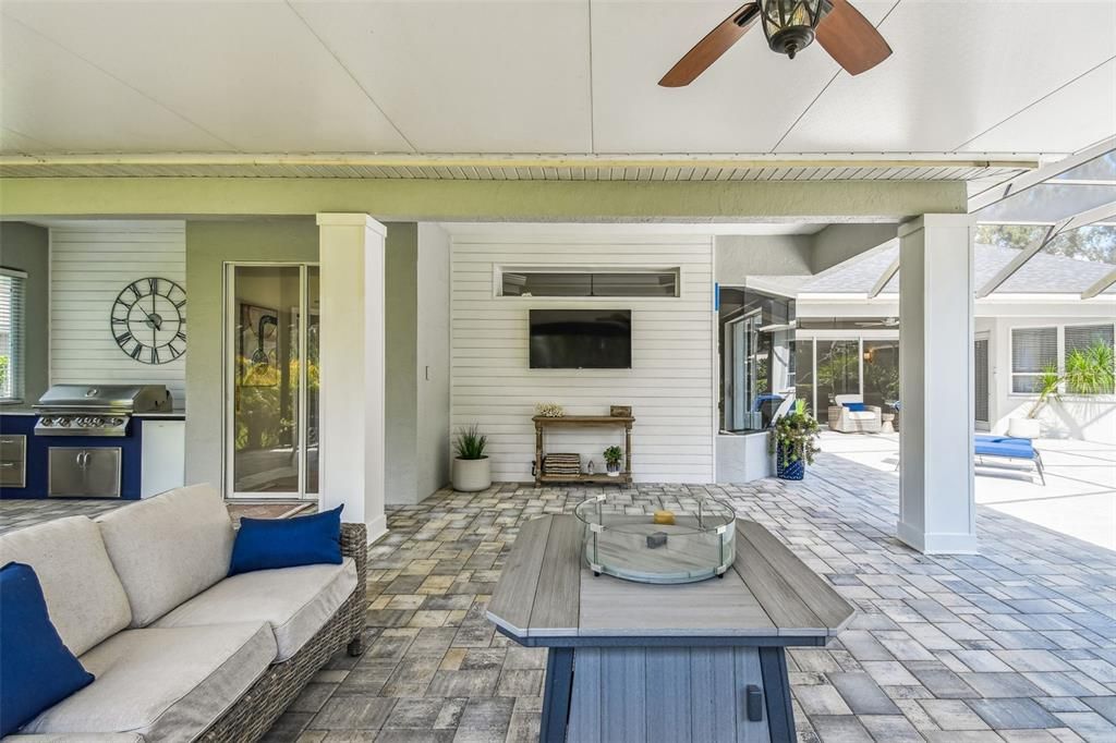 For Sale: $925,000 (4 beds, 3 baths, 3035 Square Feet)