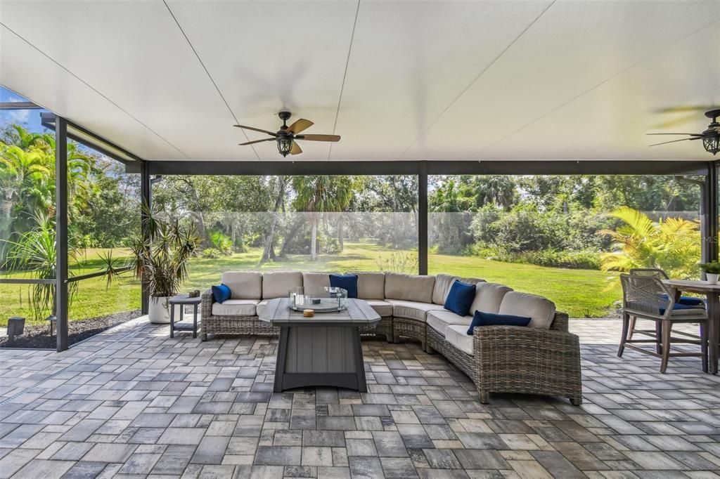 For Sale: $925,000 (4 beds, 3 baths, 3035 Square Feet)