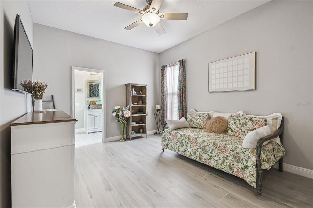 For Sale: $925,000 (4 beds, 3 baths, 3035 Square Feet)