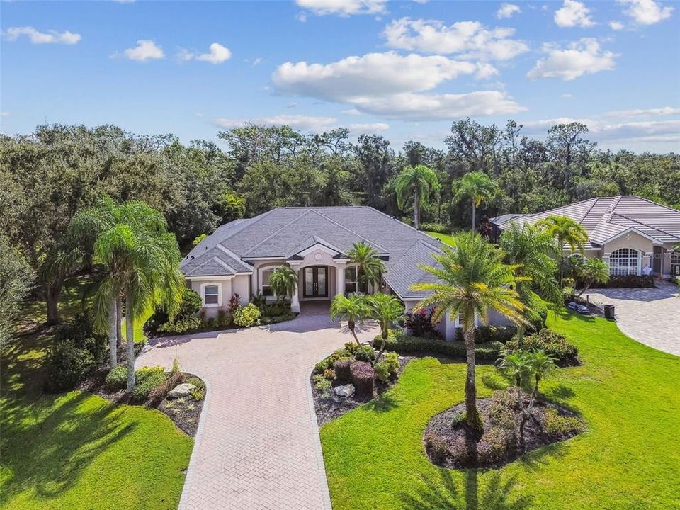 For Sale: $925,000 (4 beds, 3 baths, 3035 Square Feet)