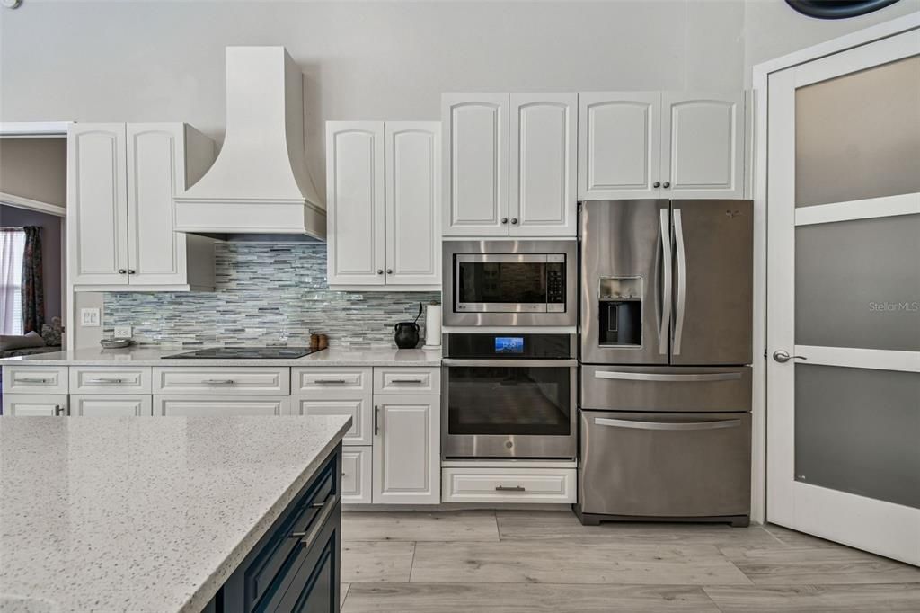 For Sale: $925,000 (4 beds, 3 baths, 3035 Square Feet)