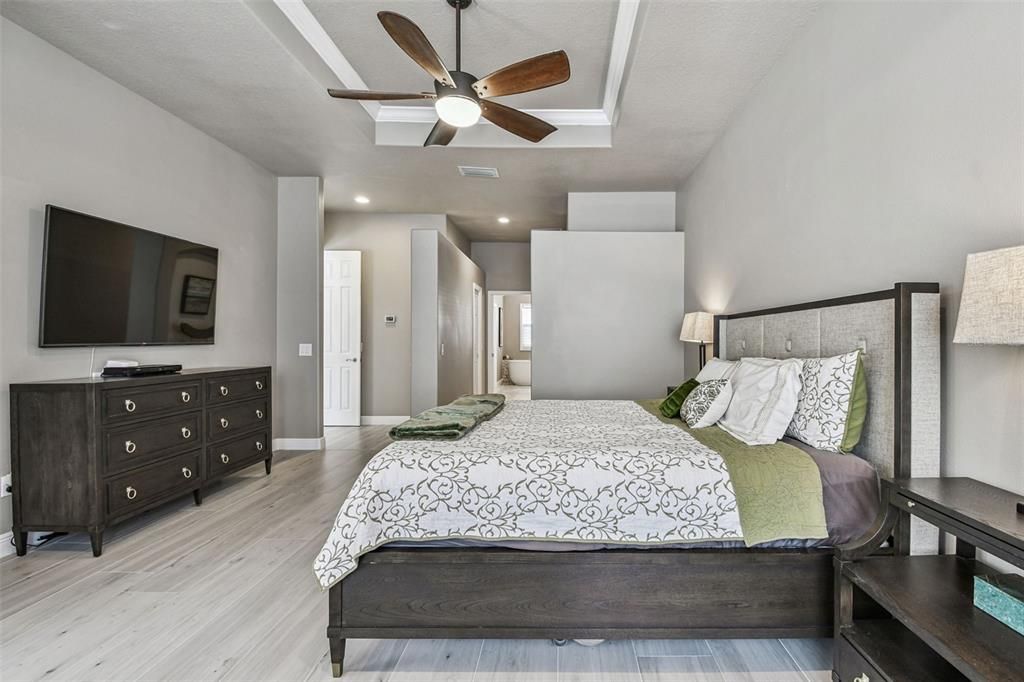 For Sale: $925,000 (4 beds, 3 baths, 3035 Square Feet)