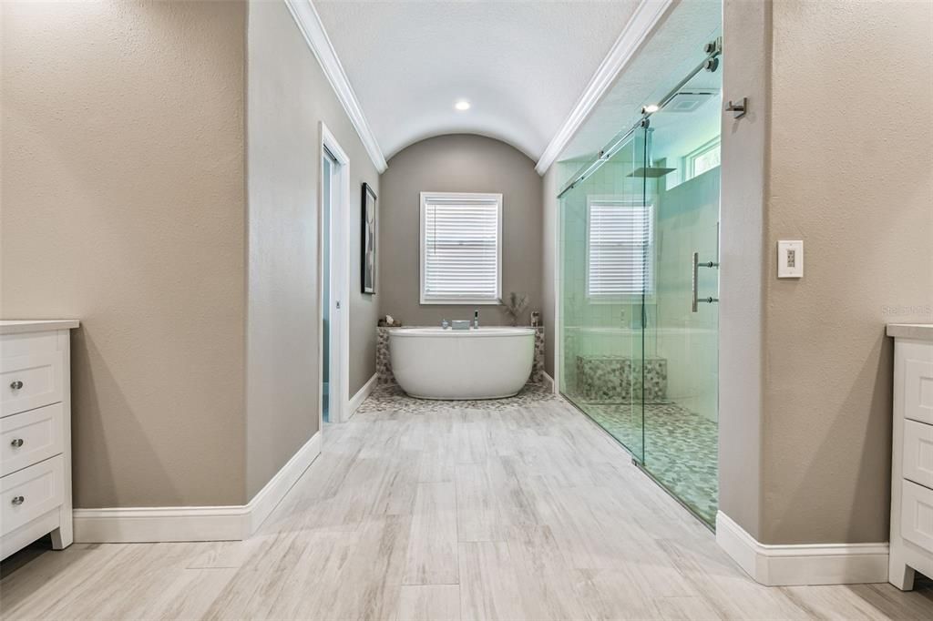 For Sale: $925,000 (4 beds, 3 baths, 3035 Square Feet)