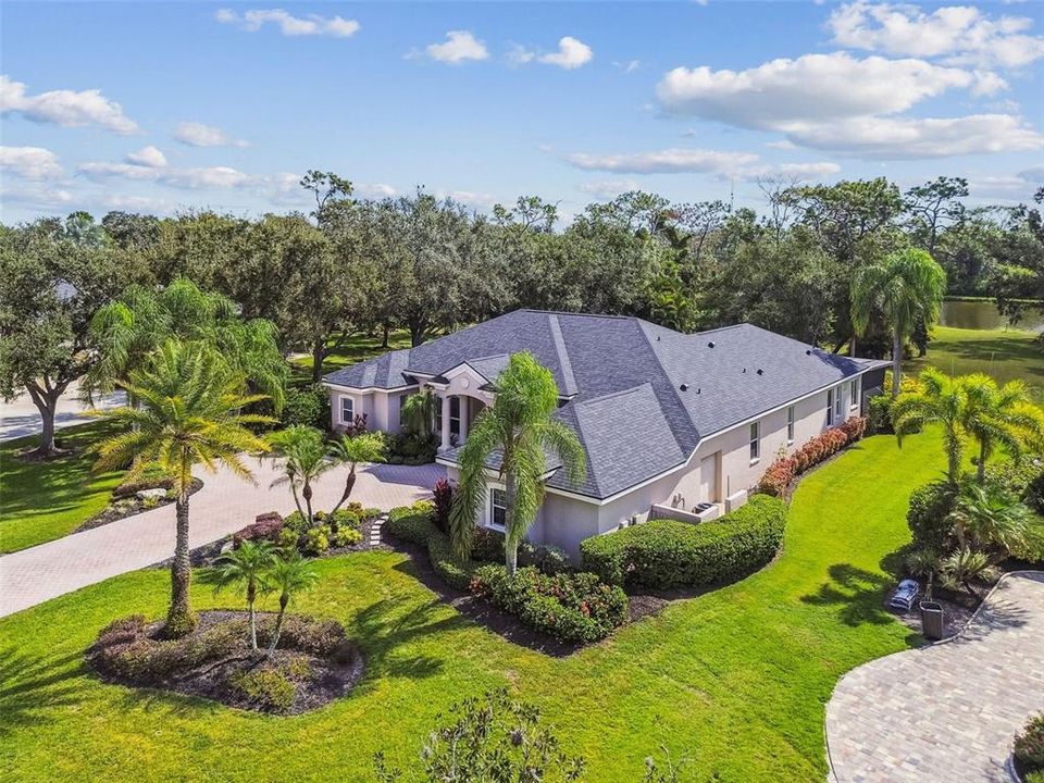 For Sale: $925,000 (4 beds, 3 baths, 3035 Square Feet)