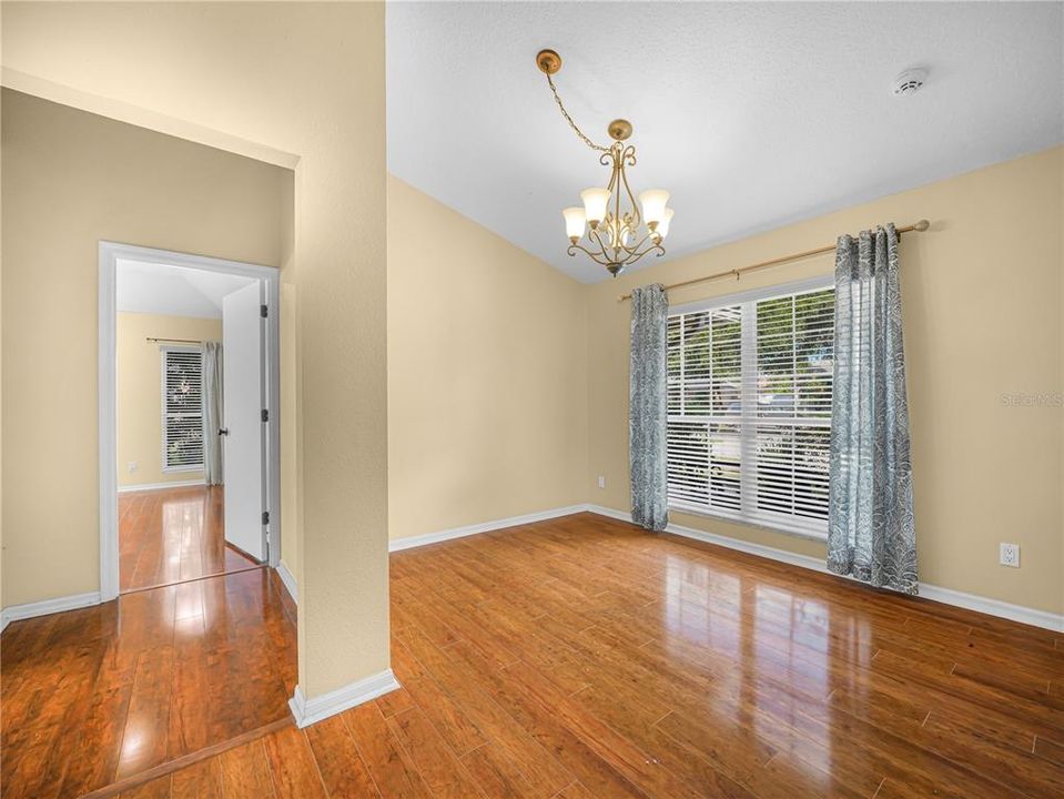 待售: $399,000 (3 贝兹, 2 浴室, 2318 平方英尺)