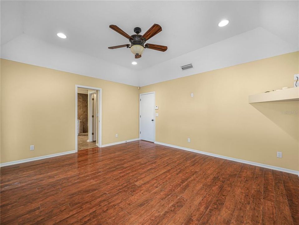 待售: $399,000 (3 贝兹, 2 浴室, 2318 平方英尺)