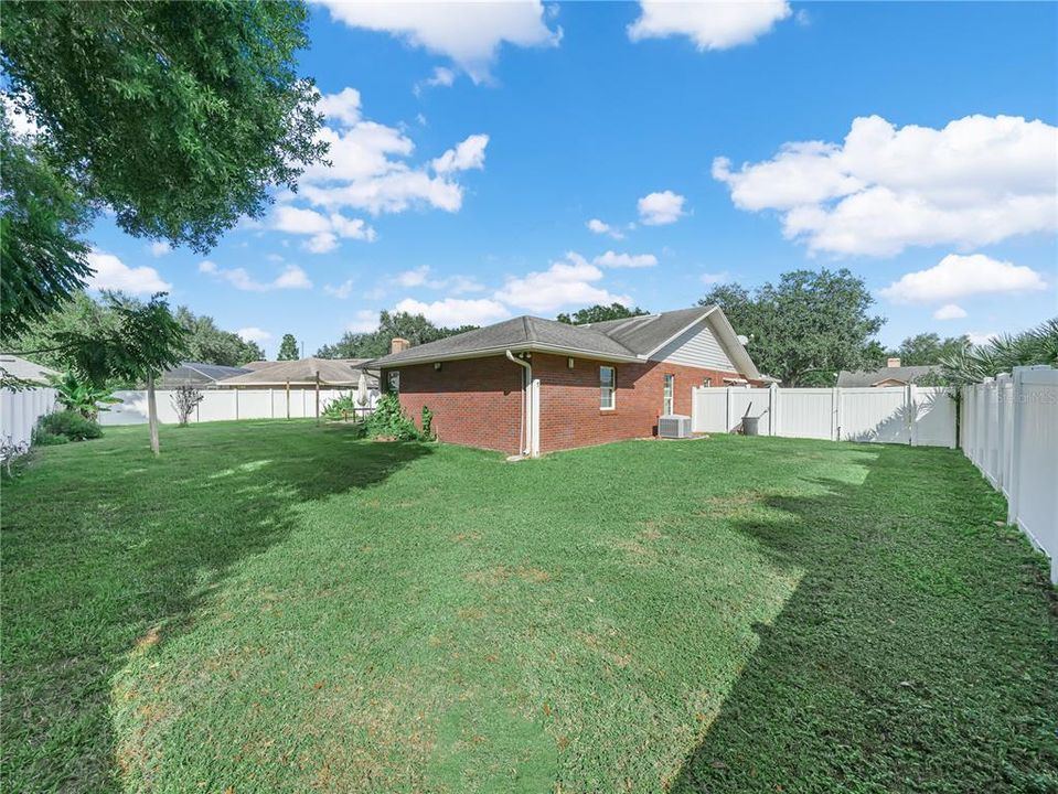 待售: $399,000 (3 贝兹, 2 浴室, 2318 平方英尺)