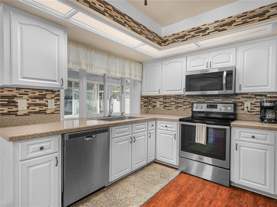 待售: $399,000 (3 贝兹, 2 浴室, 2318 平方英尺)