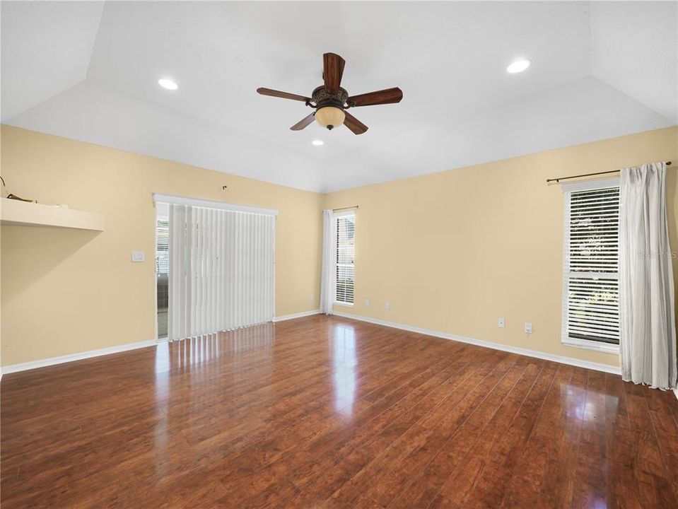 待售: $399,000 (3 贝兹, 2 浴室, 2318 平方英尺)