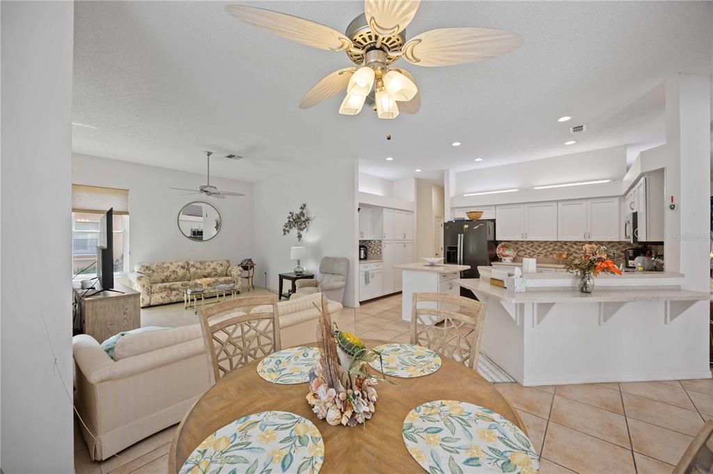 Activo con contrato: $499,000 (4 camas, 2 baños, 2308 Pies cuadrados)