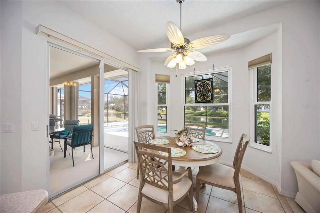 Activo con contrato: $499,000 (4 camas, 2 baños, 2308 Pies cuadrados)