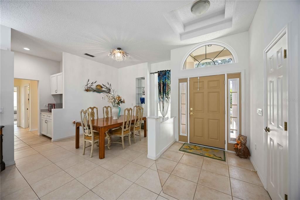 Activo con contrato: $499,000 (4 camas, 2 baños, 2308 Pies cuadrados)