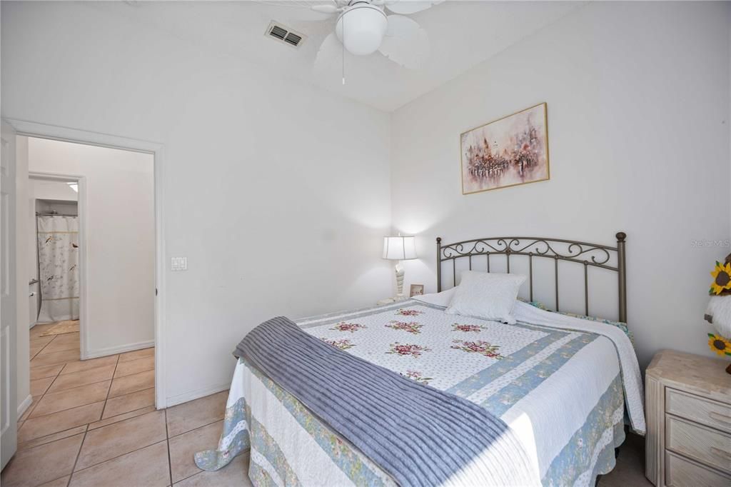 Activo con contrato: $499,000 (4 camas, 2 baños, 2308 Pies cuadrados)