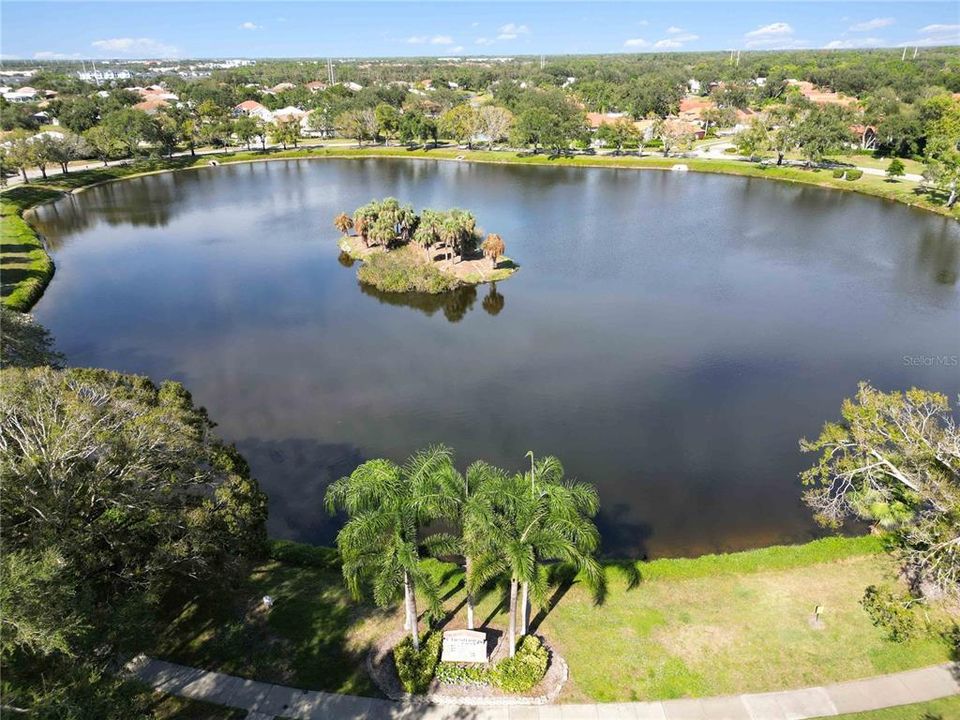 Activo con contrato: $499,000 (4 camas, 2 baños, 2308 Pies cuadrados)