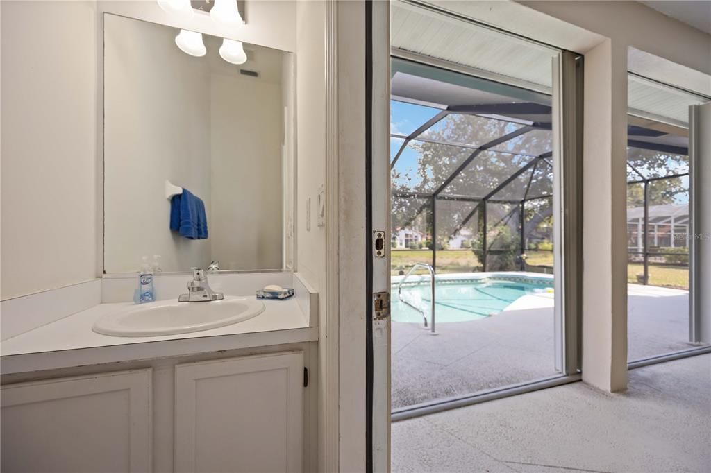 Activo con contrato: $499,000 (4 camas, 2 baños, 2308 Pies cuadrados)