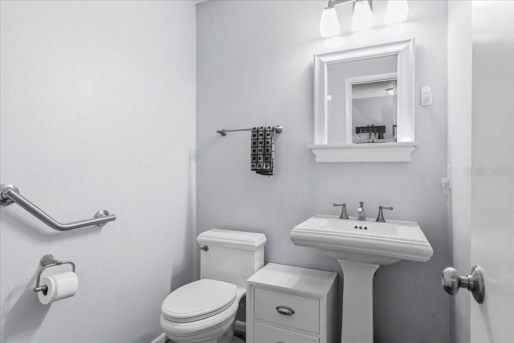 Active With Contract: $340,000 (3 beds, 2 baths, 1540 Square Feet)