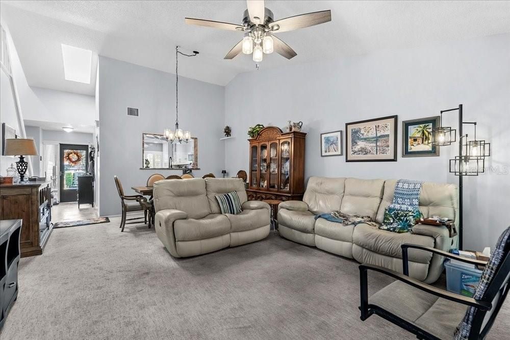 Active With Contract: $340,000 (3 beds, 2 baths, 1540 Square Feet)