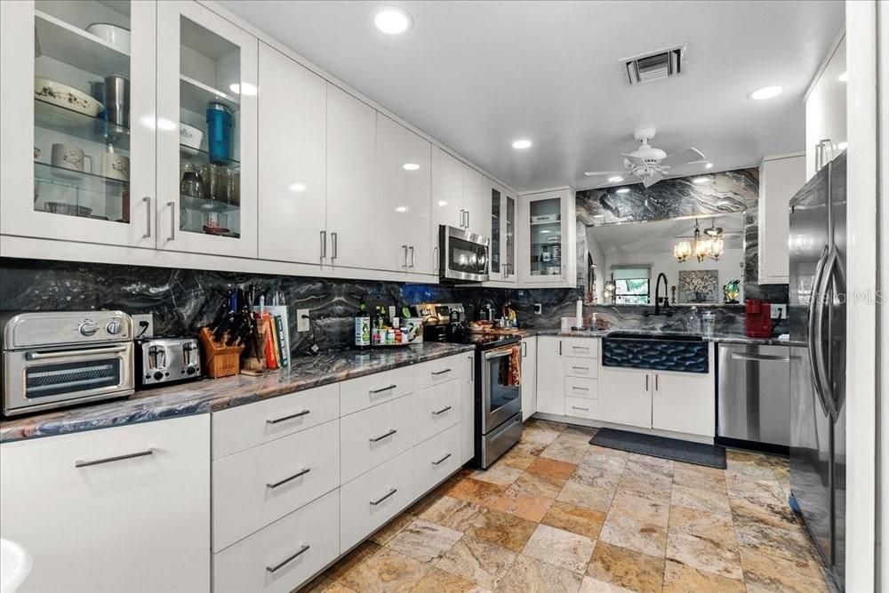 Active With Contract: $340,000 (3 beds, 2 baths, 1540 Square Feet)