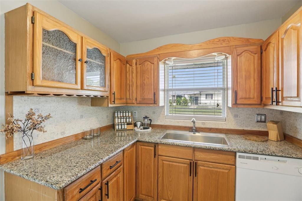 待售: $265,000 (2 贝兹, 1 浴室, 1045 平方英尺)