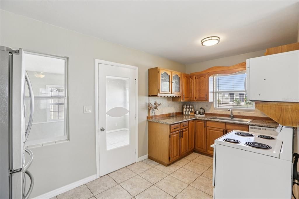 待售: $265,000 (2 贝兹, 1 浴室, 1045 平方英尺)