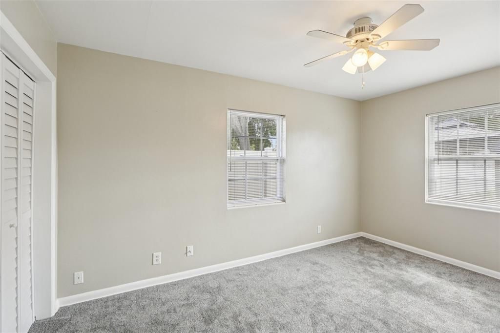 待售: $265,000 (2 贝兹, 1 浴室, 1045 平方英尺)