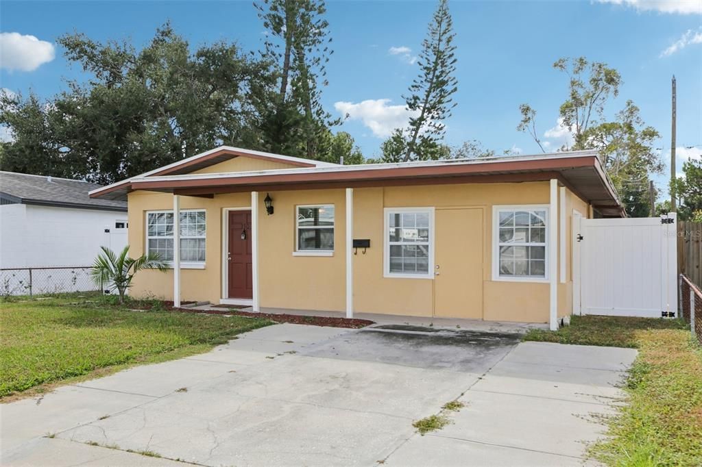 待售: $265,000 (2 贝兹, 1 浴室, 1045 平方英尺)