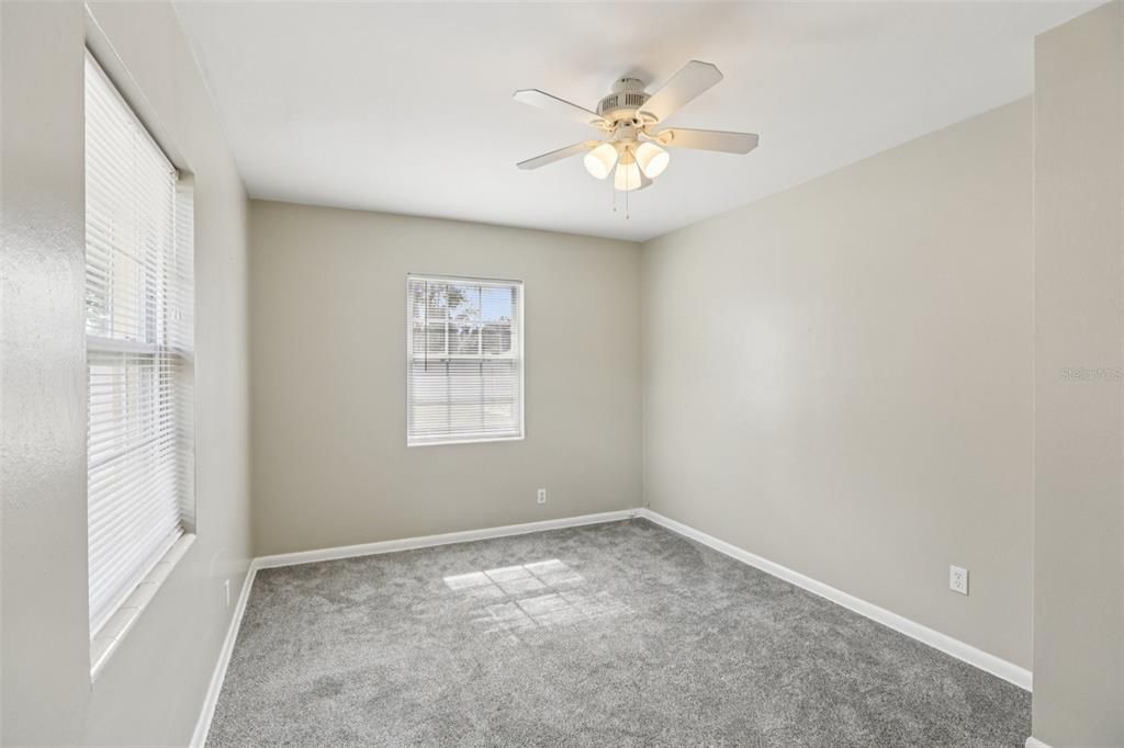 待售: $265,000 (2 贝兹, 1 浴室, 1045 平方英尺)