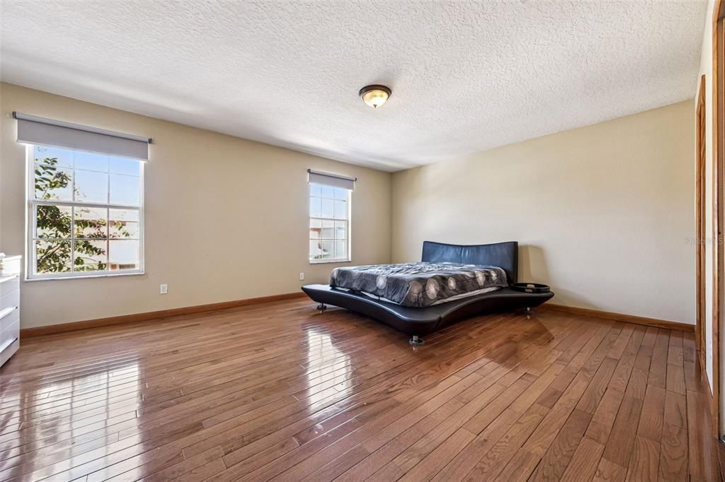 Active With Contract: $299,900 (3 beds, 2 baths, 1872 Square Feet)