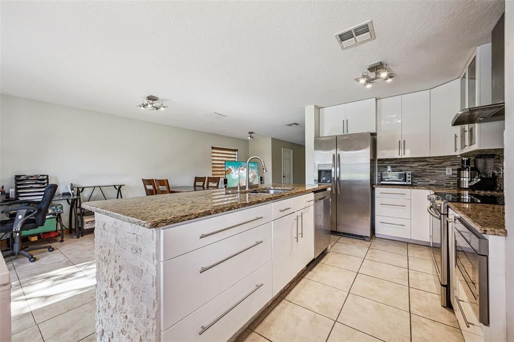 Active With Contract: $299,900 (3 beds, 2 baths, 1872 Square Feet)