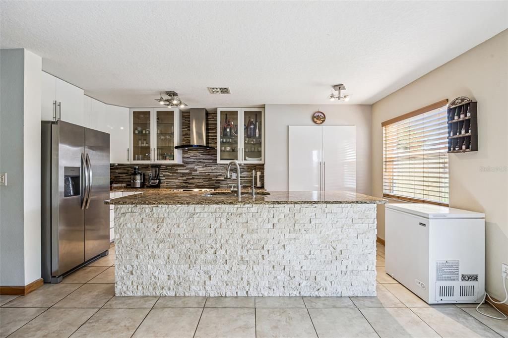 Active With Contract: $299,900 (3 beds, 2 baths, 1872 Square Feet)