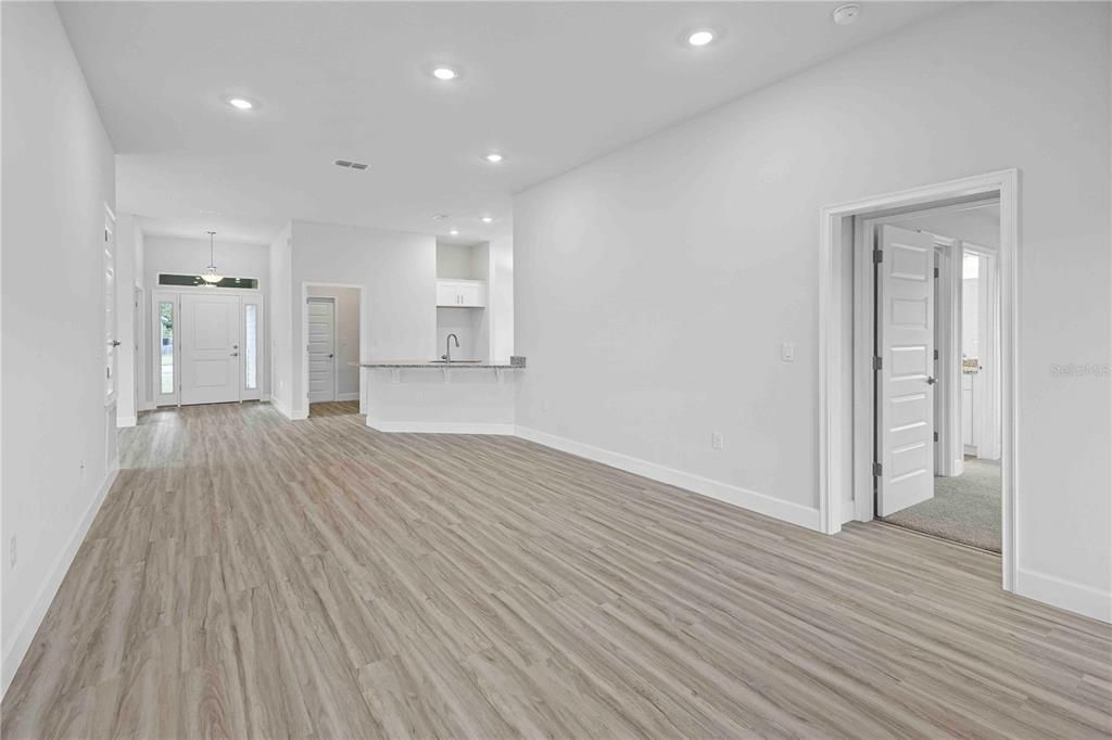 For Sale: $371,650 (4 beds, 2 baths, 1820 Square Feet)