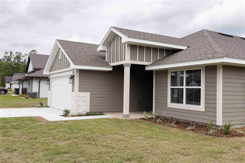 For Sale: $371,650 (4 beds, 2 baths, 1820 Square Feet)