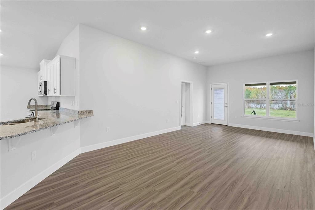 For Sale: $371,650 (4 beds, 2 baths, 1820 Square Feet)